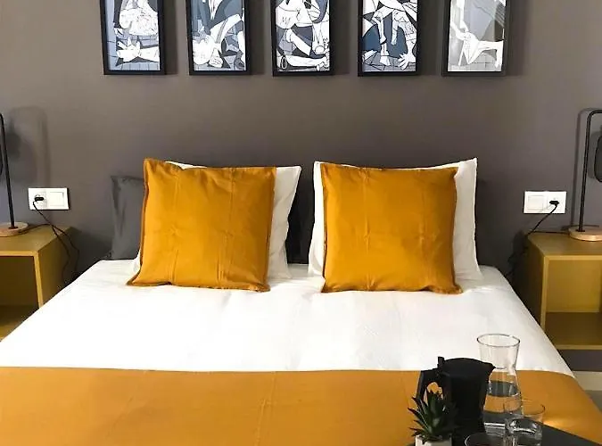 Elite - Art Collection - Pablo Apartamento